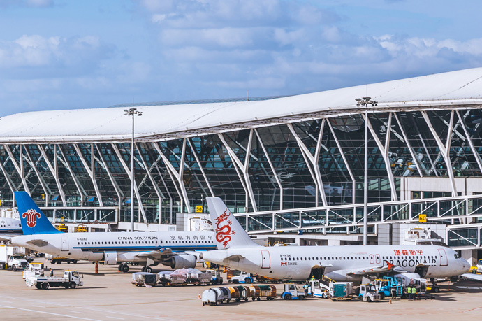 成都今日达航空快递物流有限公司，跨省当天件包括国内跨省限时（6小时、8小时、12小时、16小时）-航空快递；海鲜空运、肉类瓜果蔬菜紧急运输-食品类专线；宠物托运；